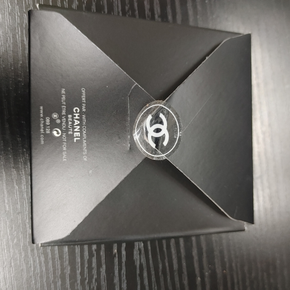 Cute Chanel charm - Picture 11 of 13